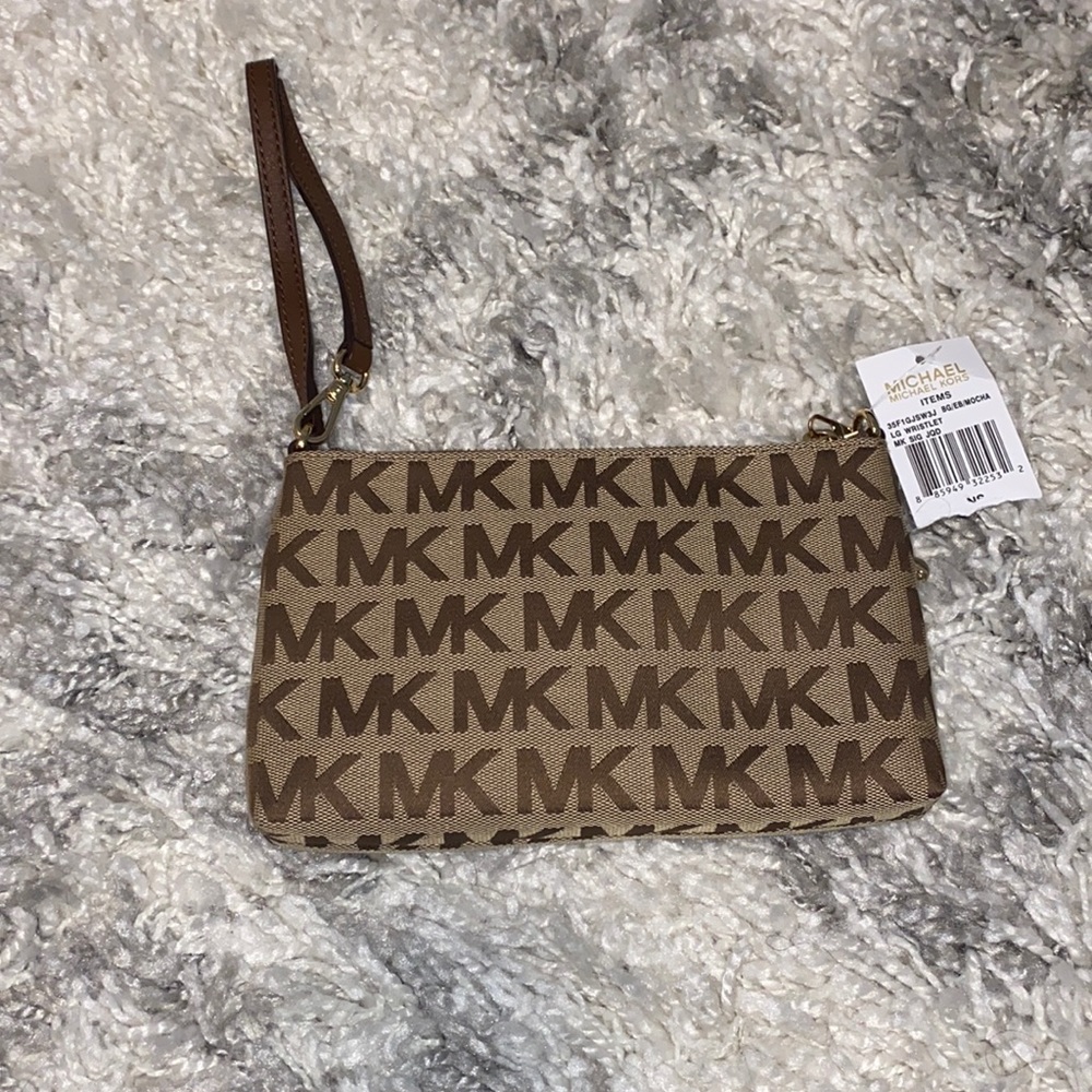 NWT: Michael Kors Wristlet- Fabric with Gold hardware